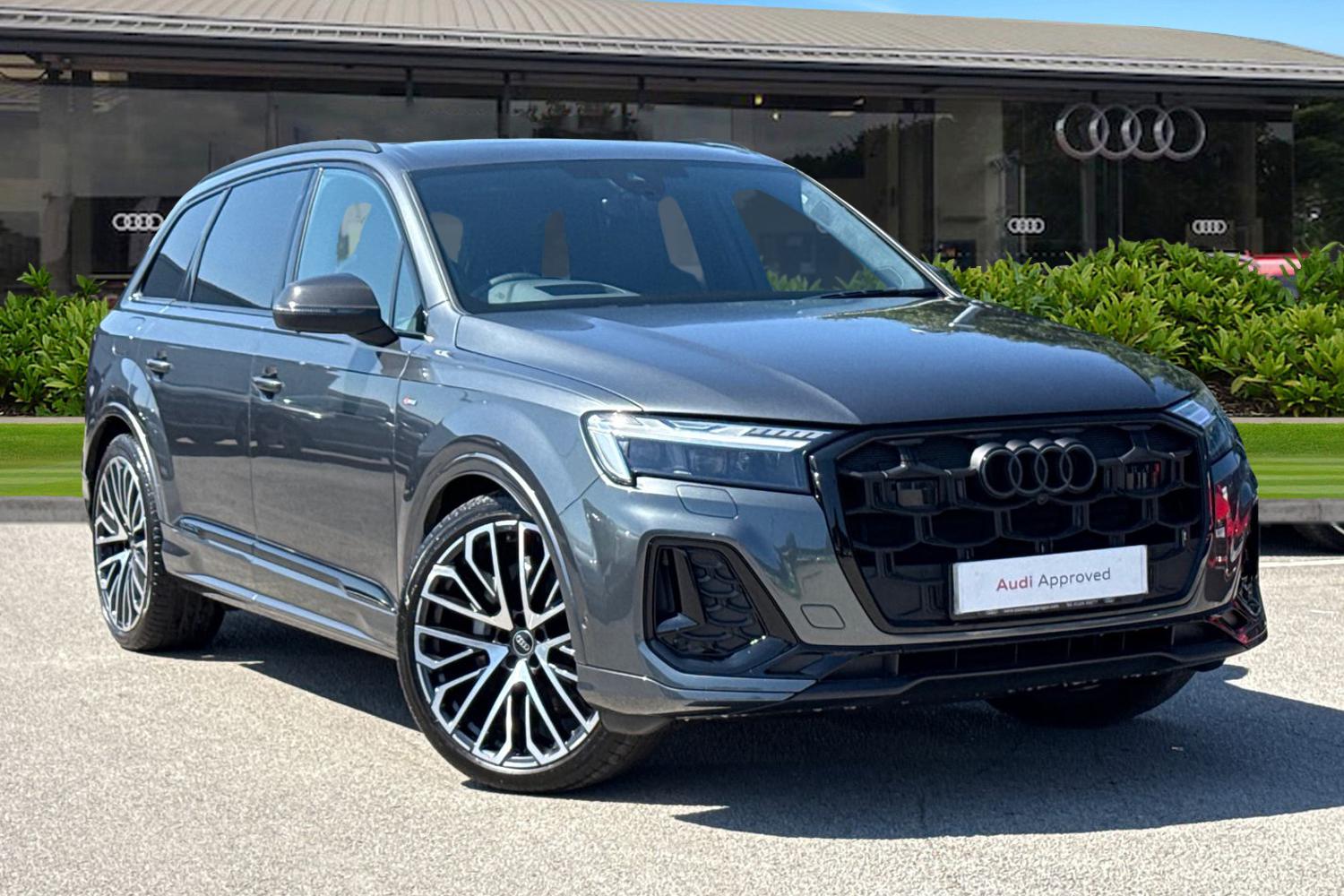Main listing image - Audi Q7