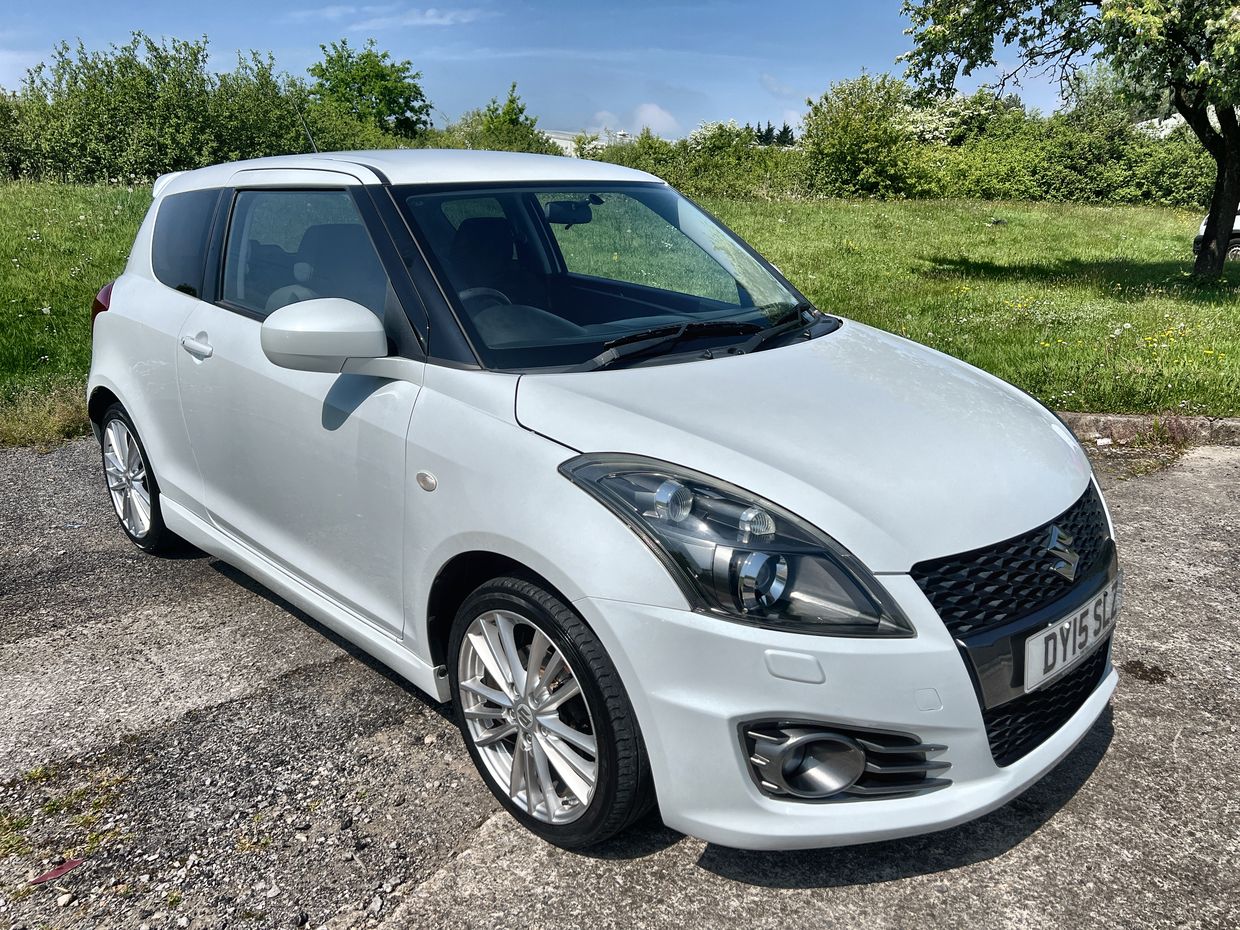 Main listing image - Suzuki Swift Sport