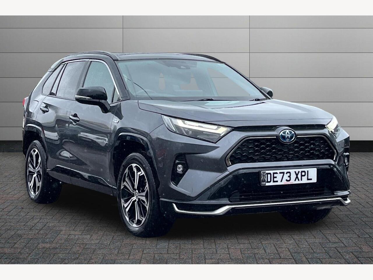 Main listing image - Toyota RAV4