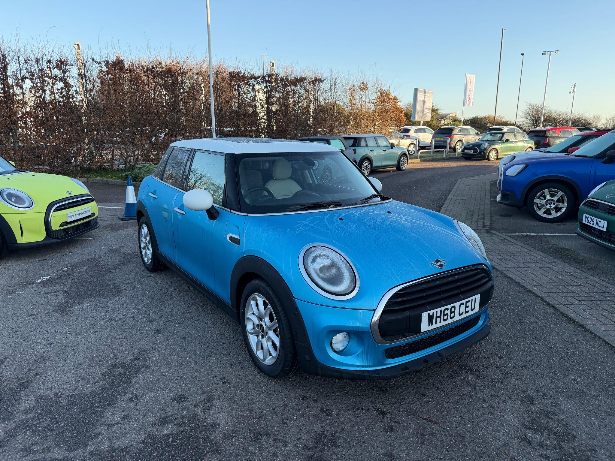 Main listing image - MINI Hatchback 5dr