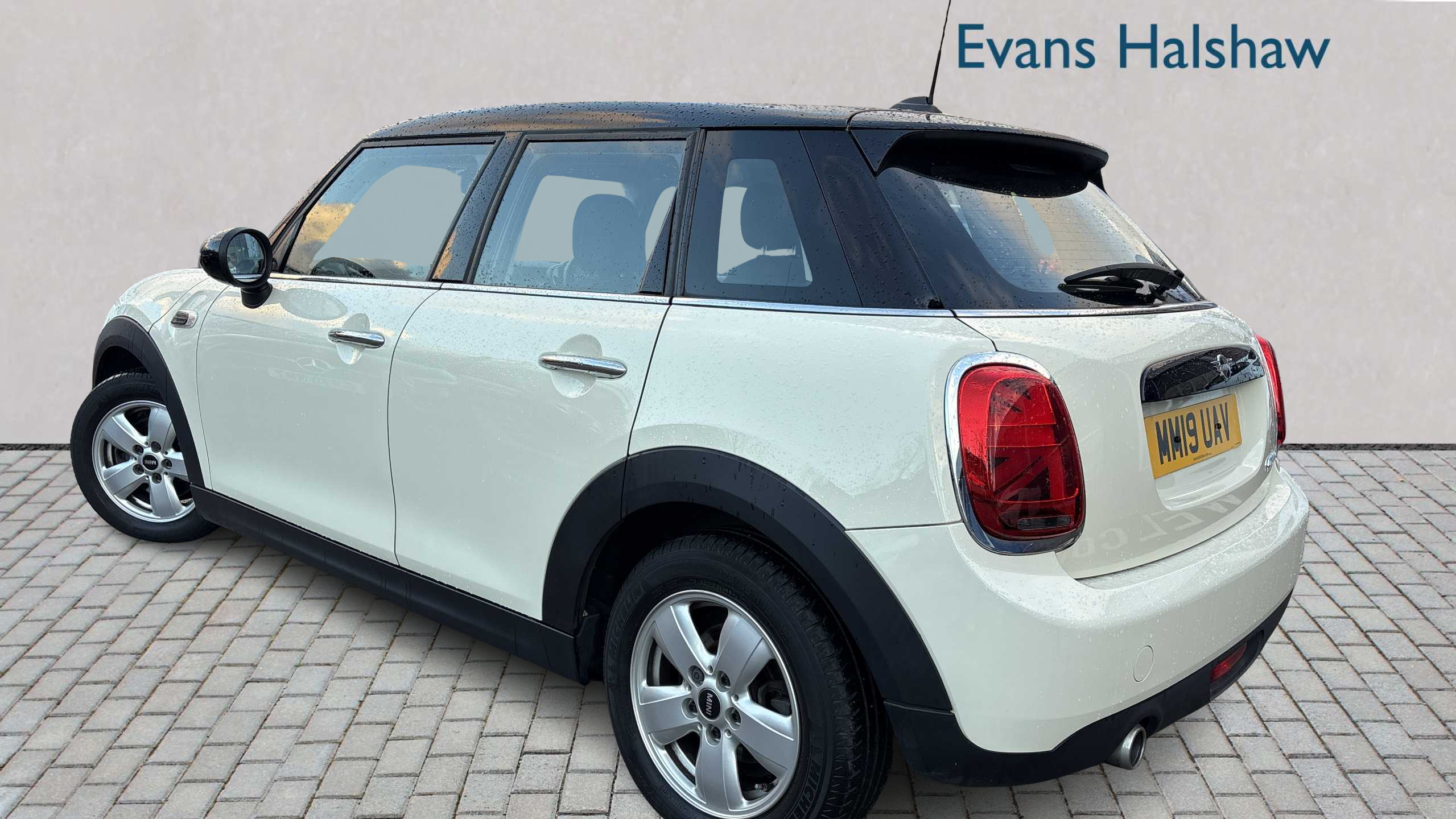 Main listing image - MINI Hatchback 5dr