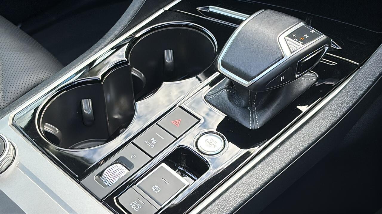 Main listing image - Volkswagen Touareg