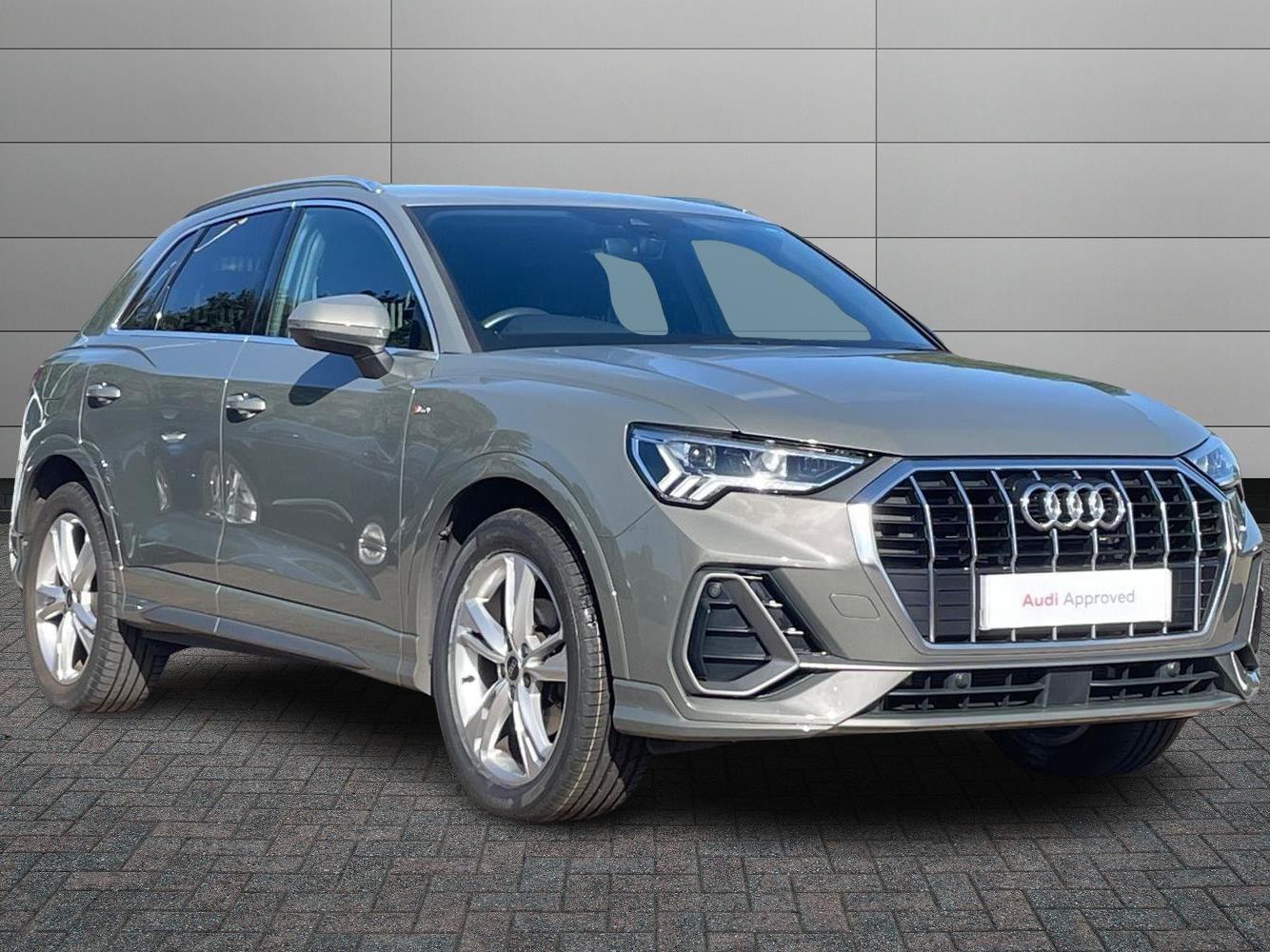 Main listing image - Audi Q3