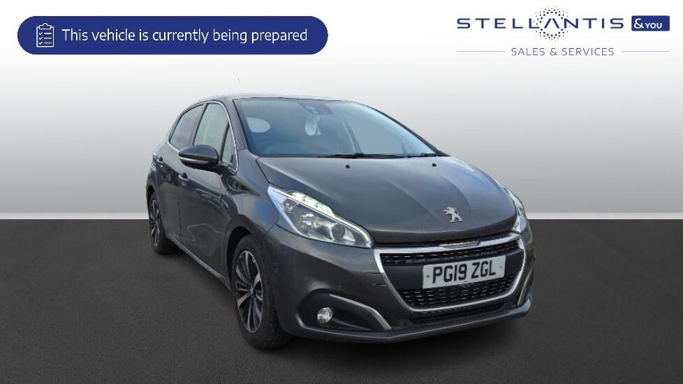 Main listing image - Peugeot 208