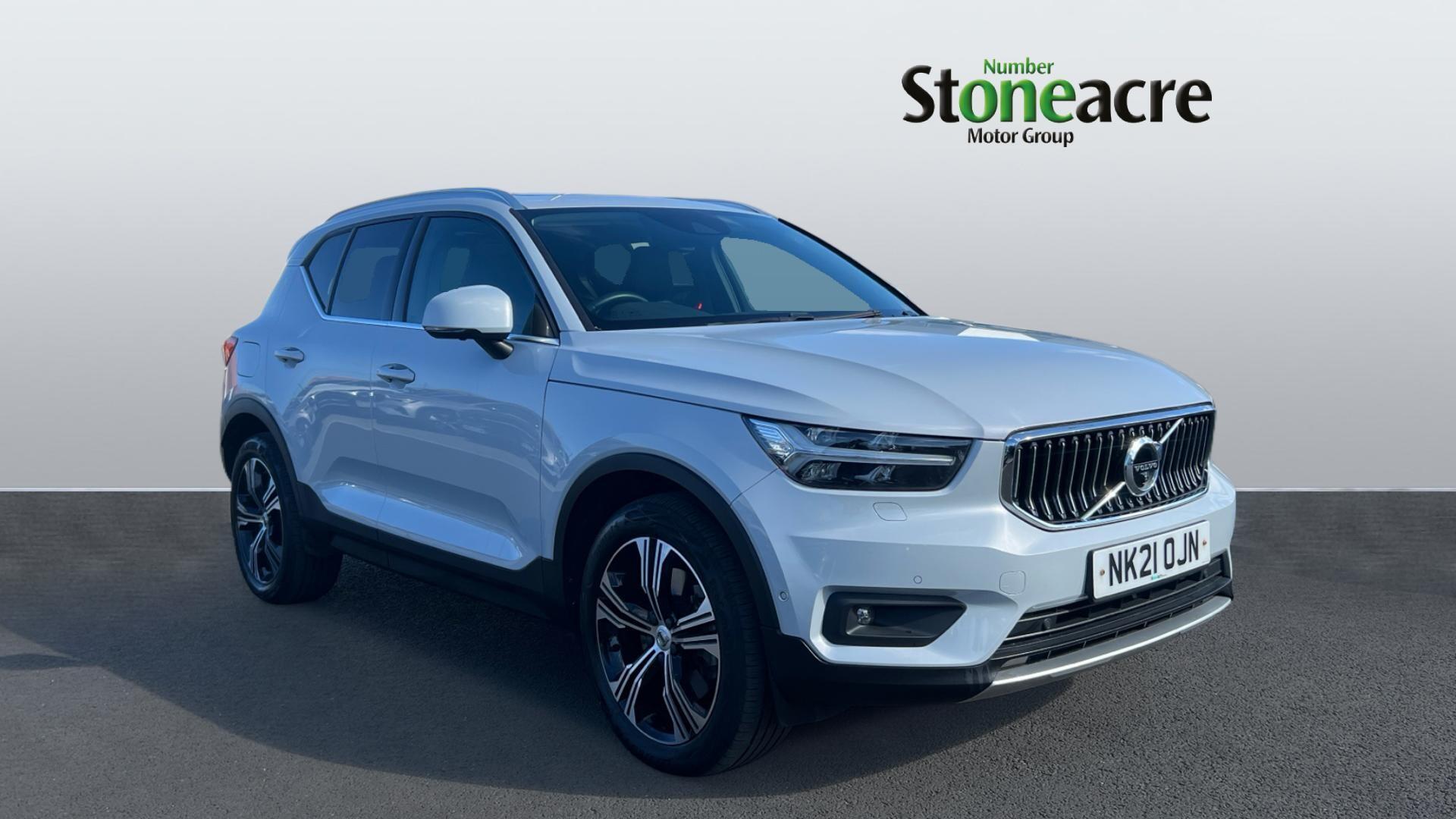 Main listing image - Volvo XC40 Recharge