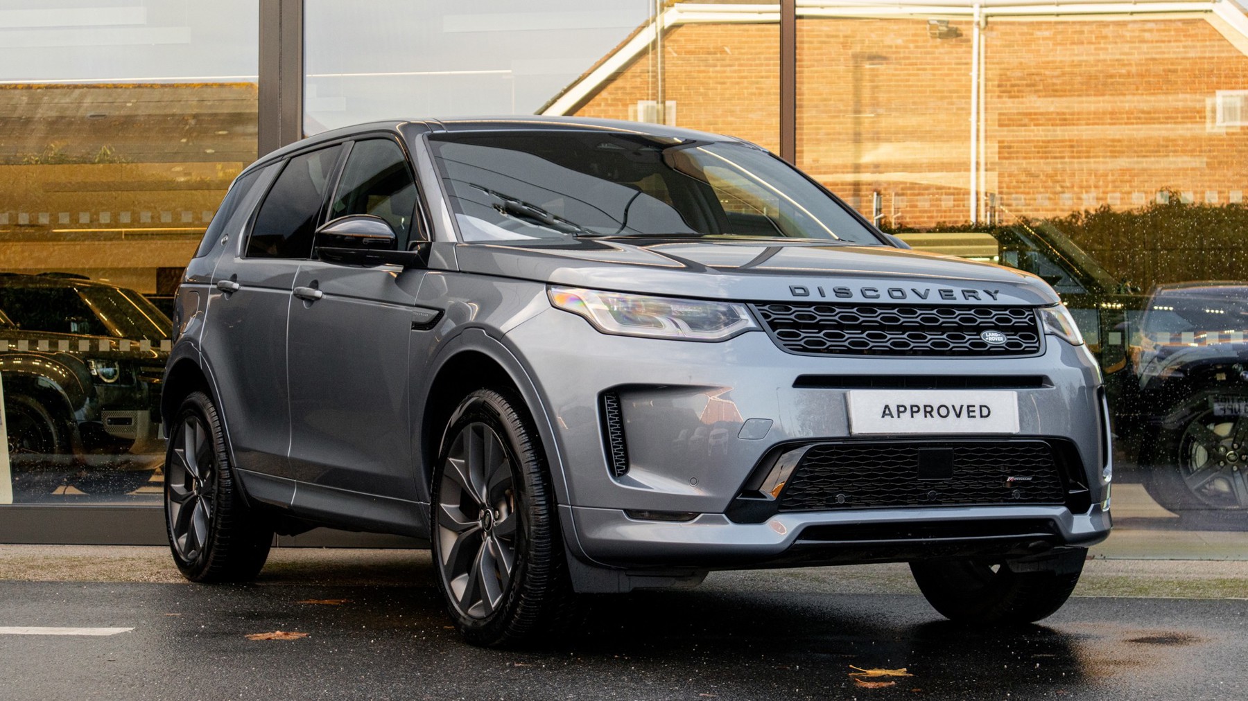 Main listing image - Land Rover Discovery Sport