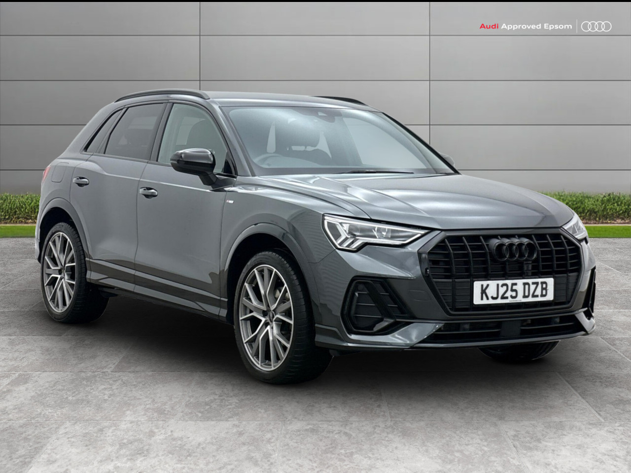 Main listing image - Audi Q3
