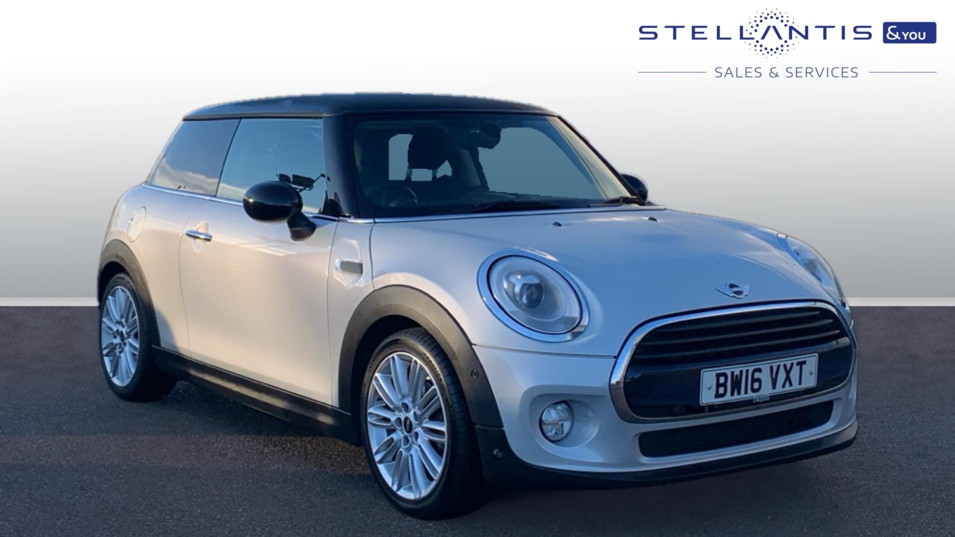 Main listing image - MINI Hatchback