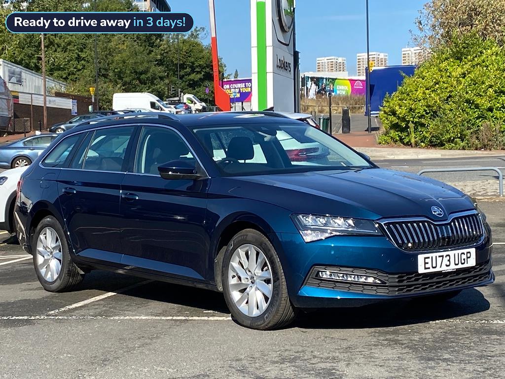 Main listing image - Skoda Superb Estate