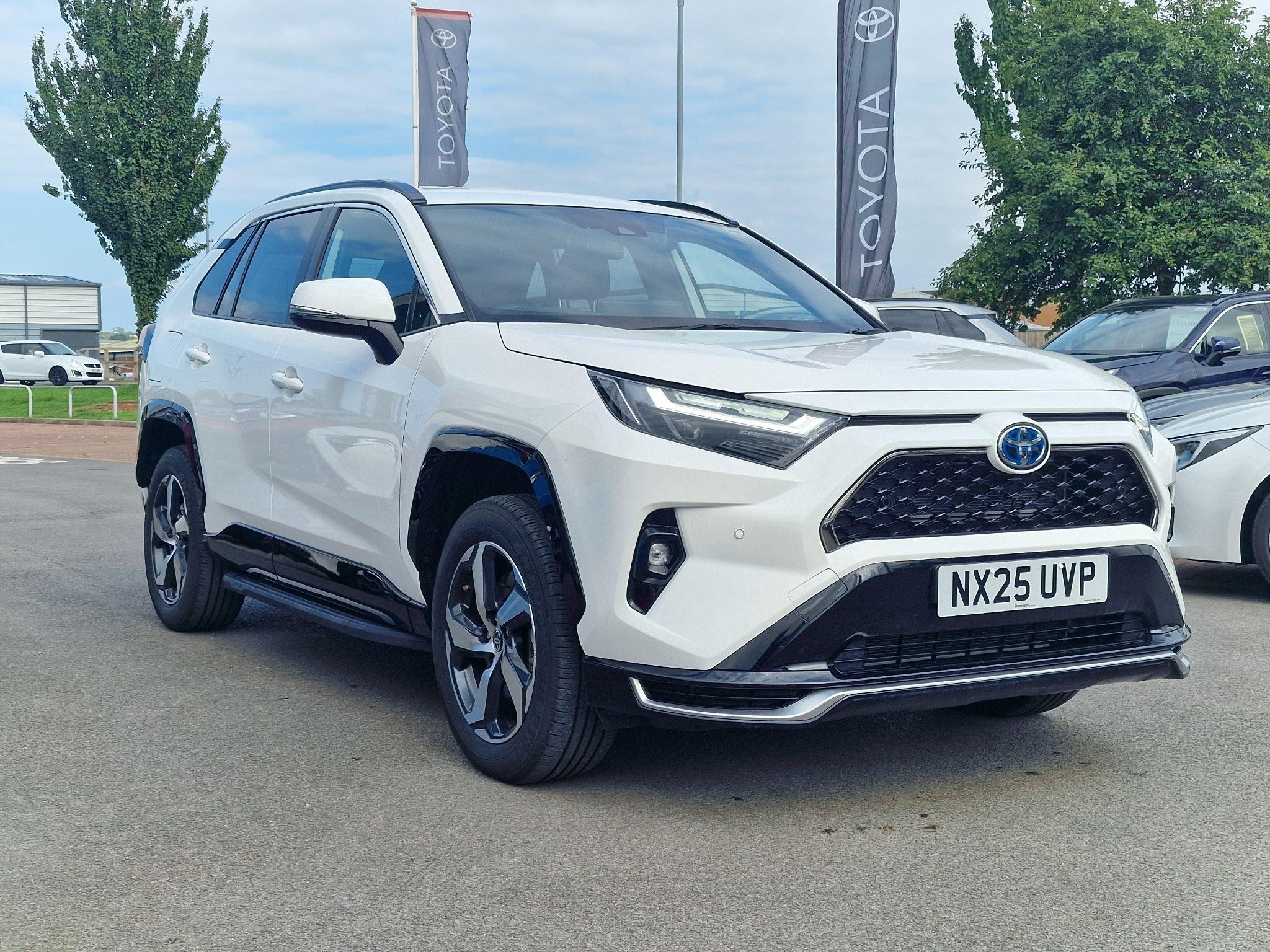 Main listing image - Toyota RAV4