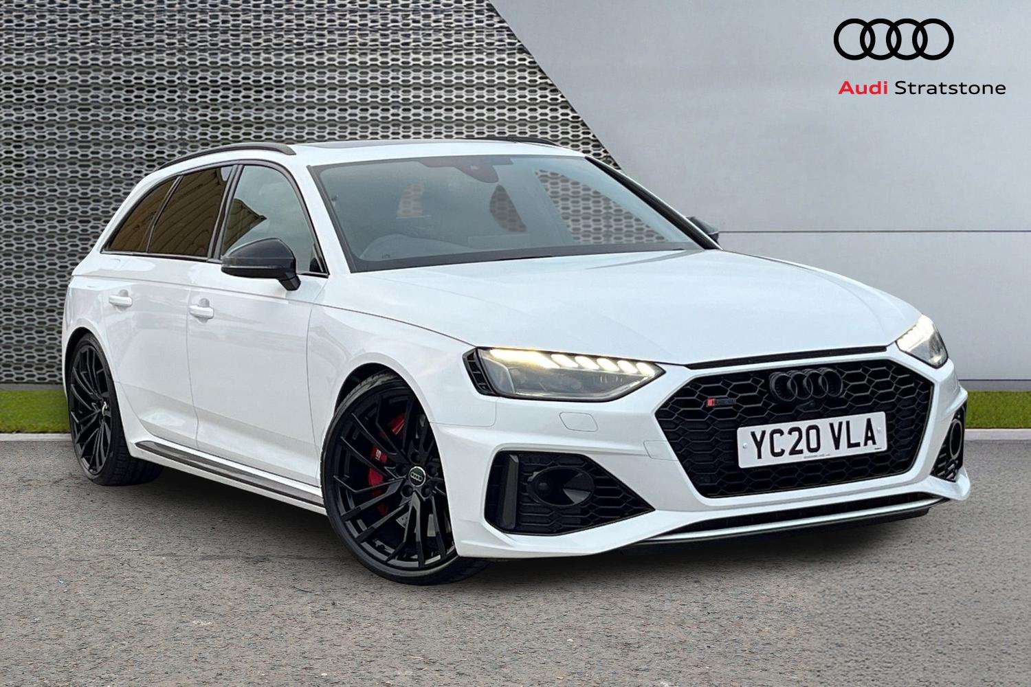 Main listing image - Audi RS4