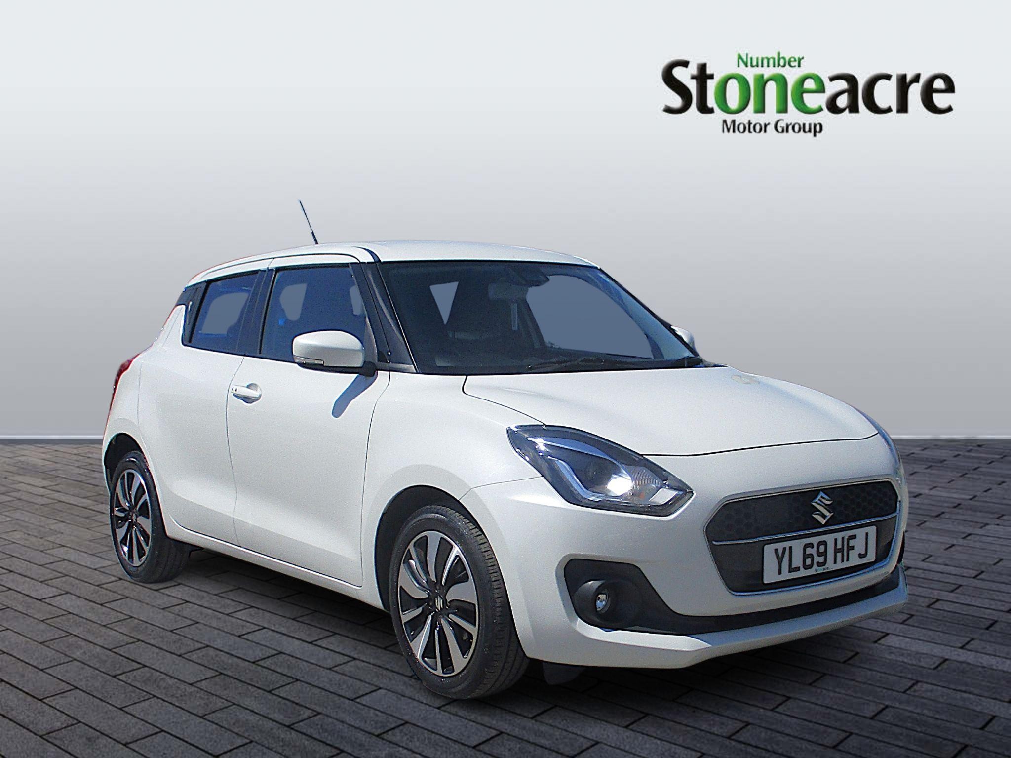 Main listing image - Suzuki Swift