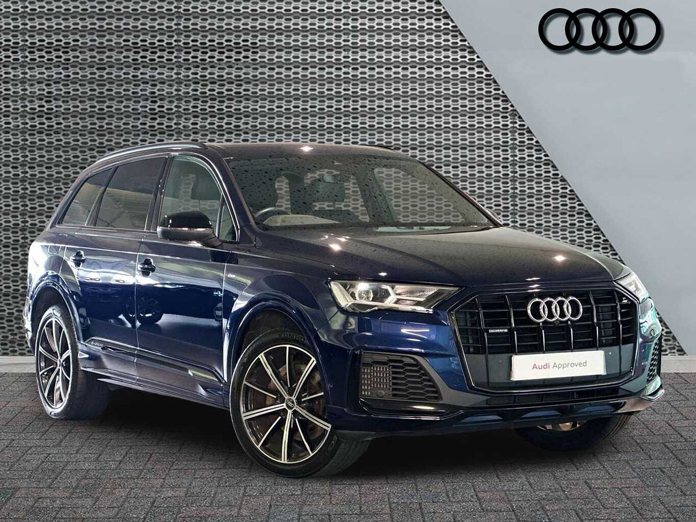 Main listing image - Audi Q7