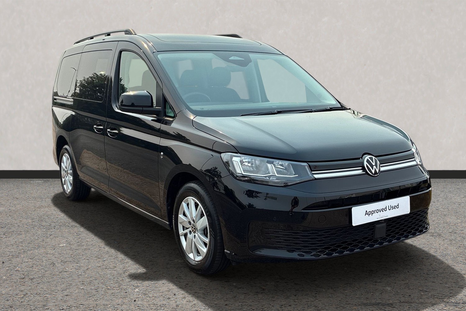 Main listing image - Volkswagen Caddy Maxi
