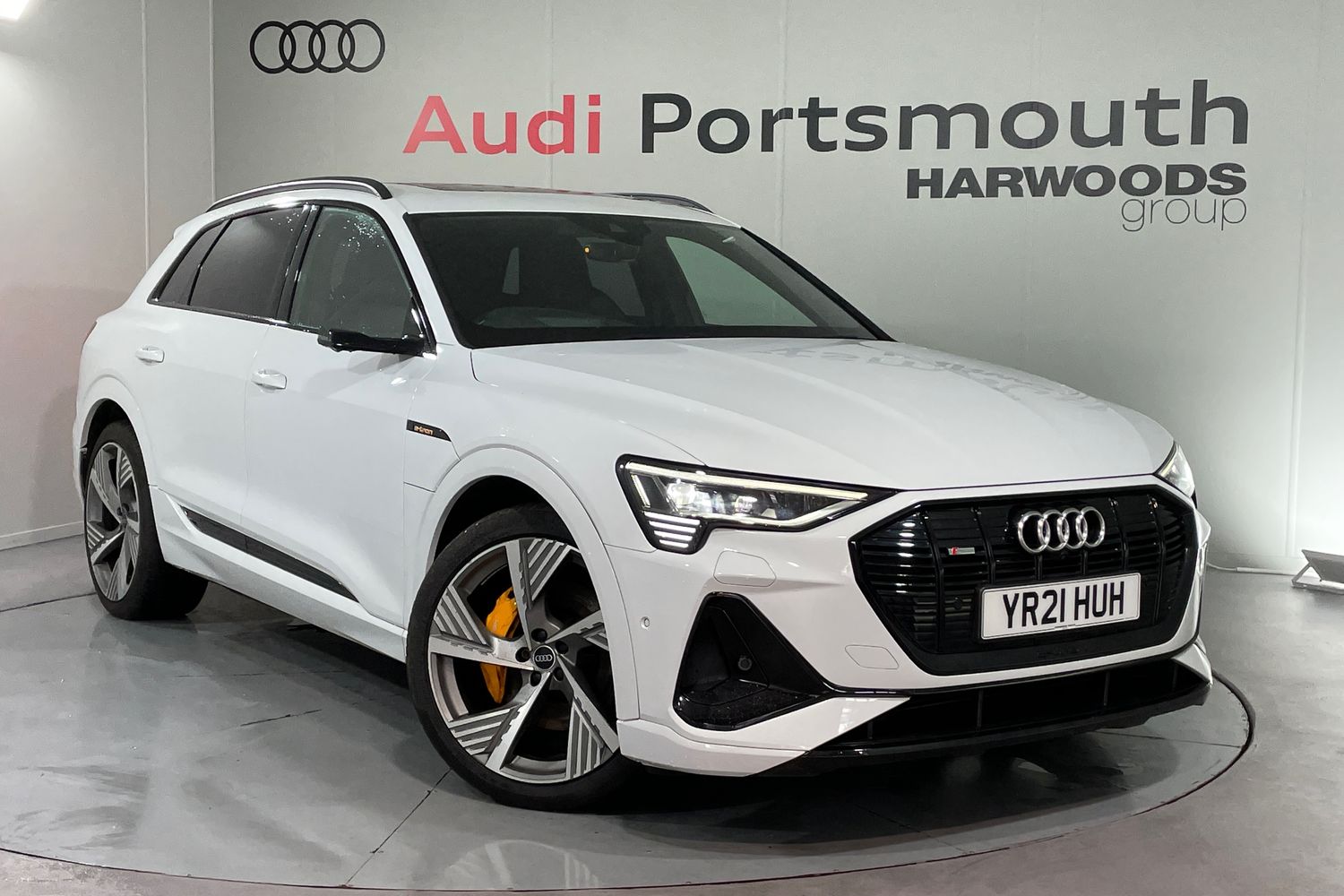 Main listing image - Audi e-tron