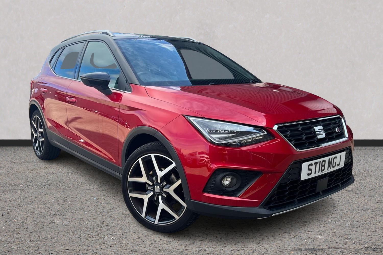 Main listing image - SEAT Arona