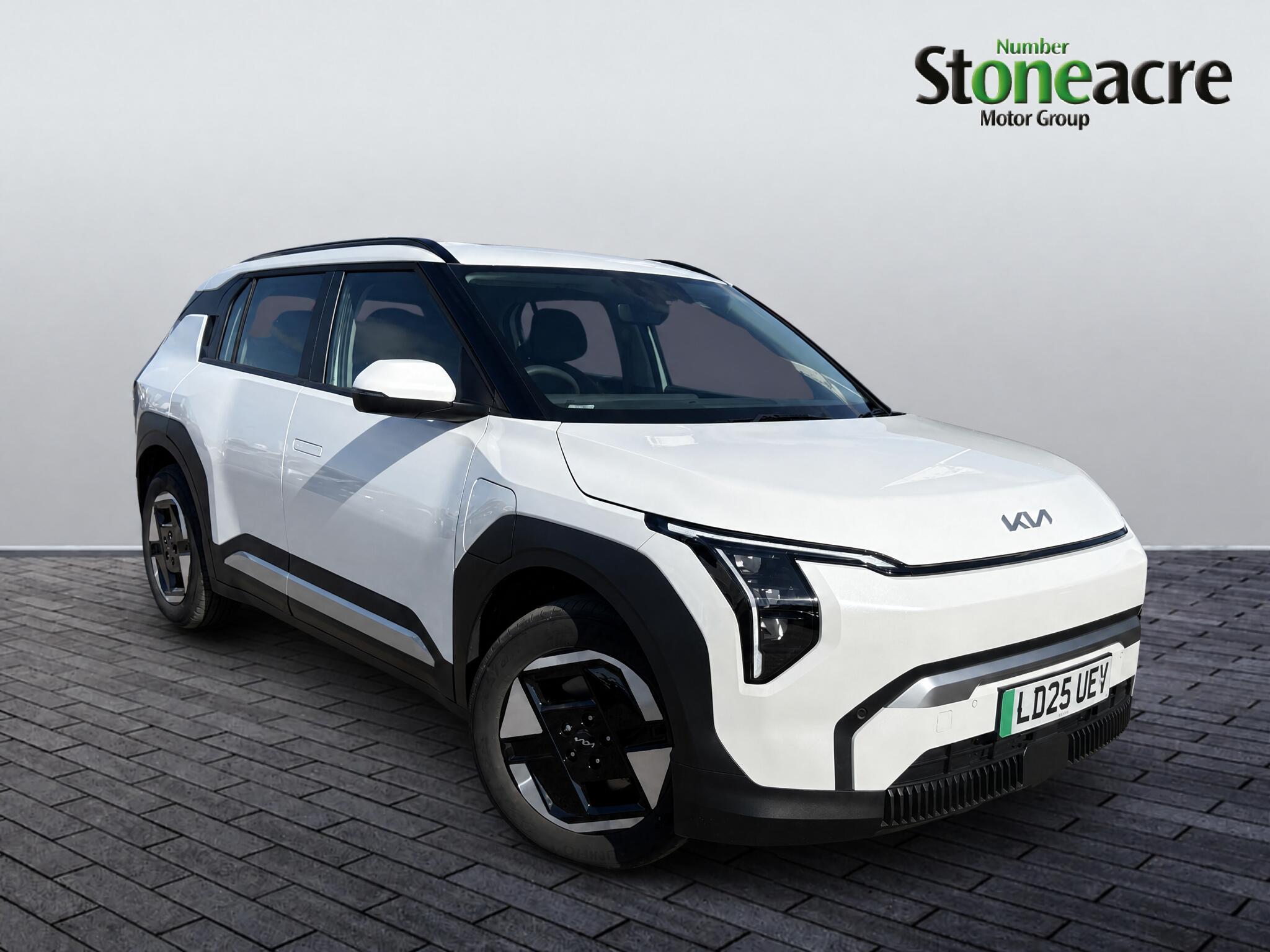 Main listing image - Kia EV3