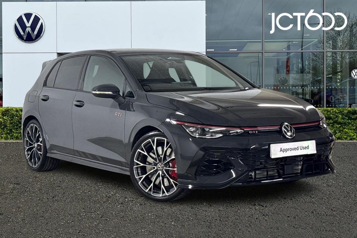 Main listing image - Volkswagen Golf