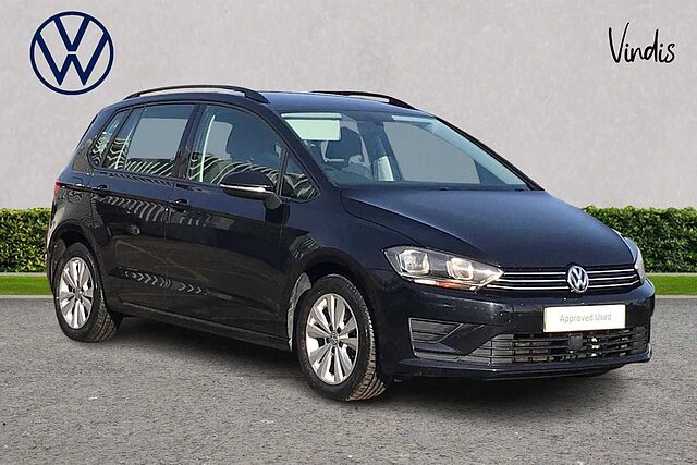 Main listing image - Volkswagen Golf SV