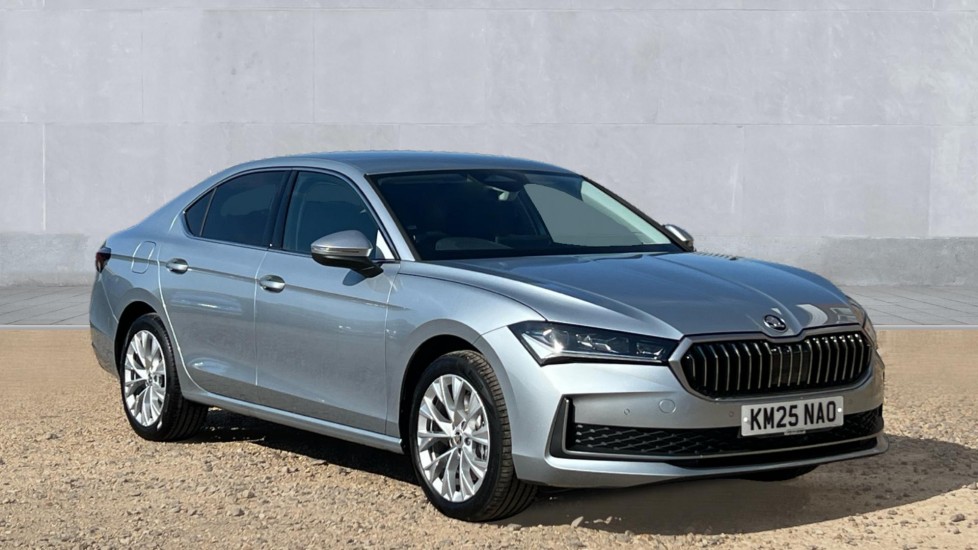 Main listing image - Skoda Superb
