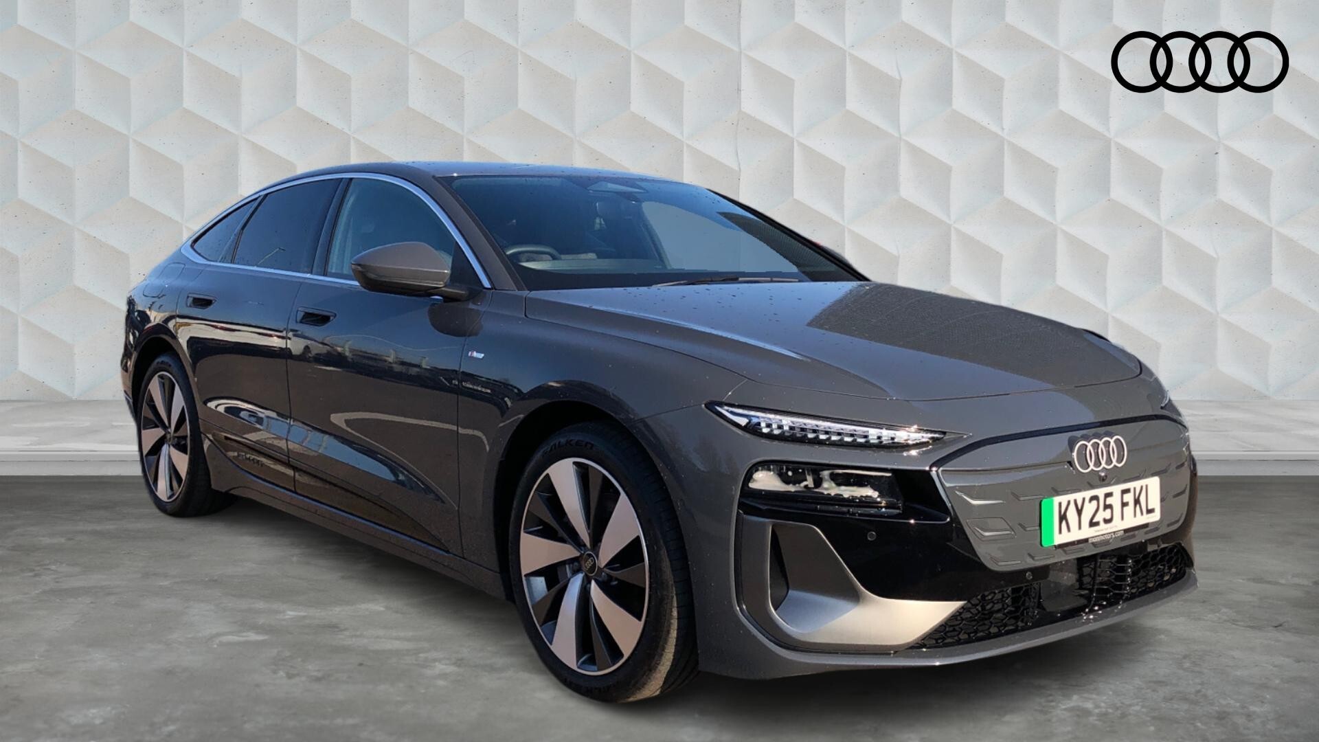 Main listing image - Audi A6