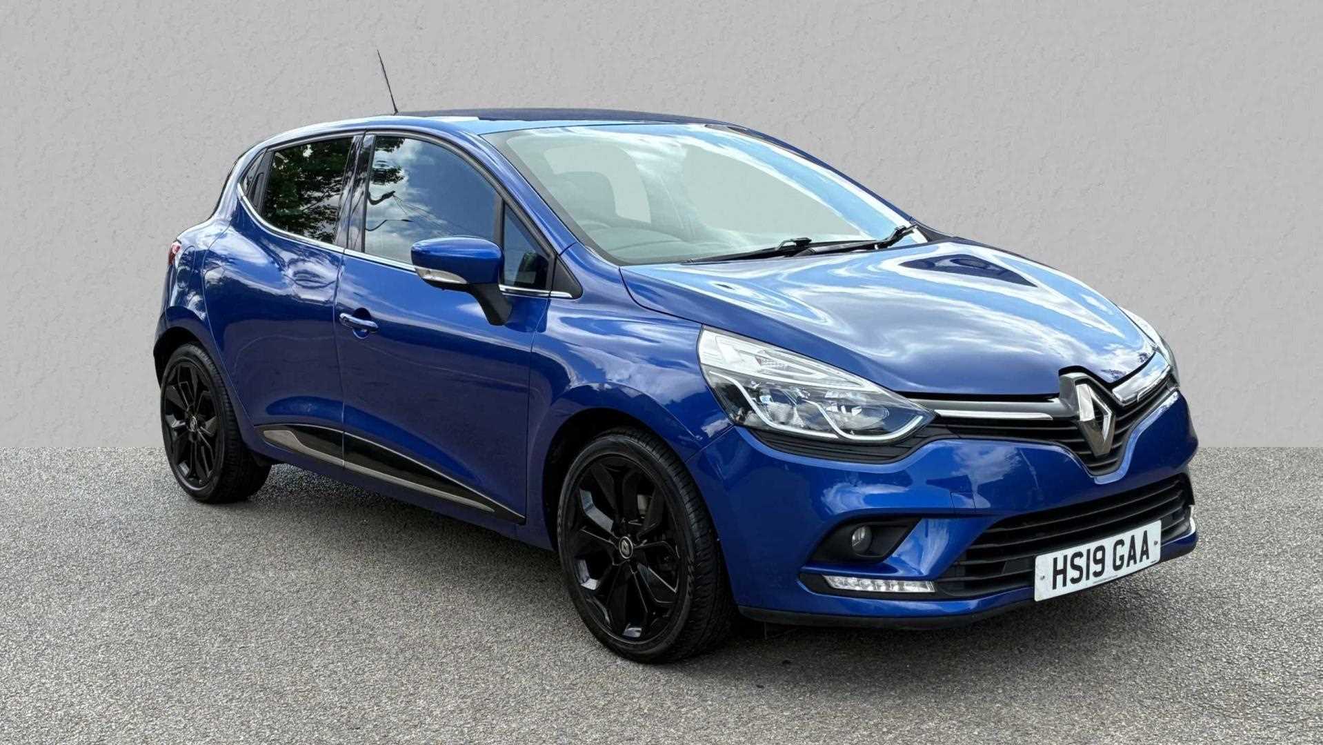 Main listing image - Renault Clio
