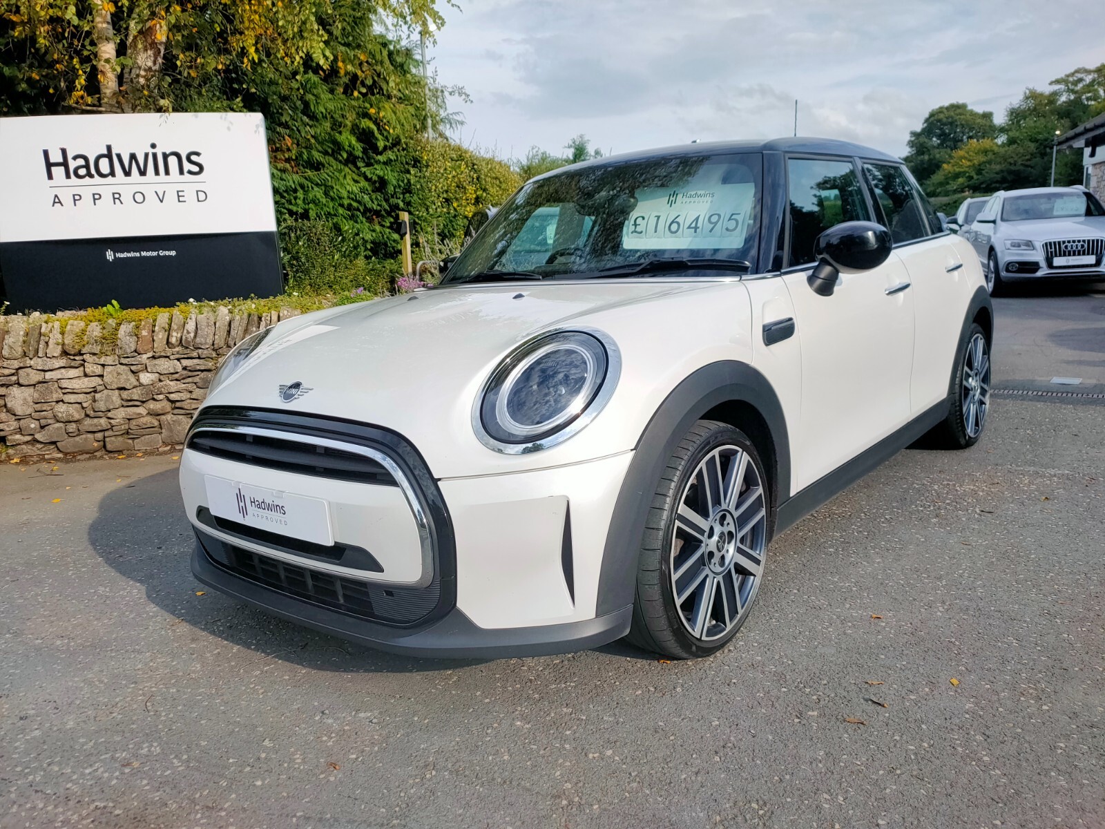Main listing image - MINI Hatchback