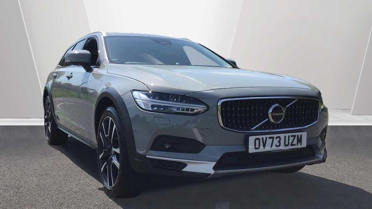 Main listing image - Volvo V90 Cross Country