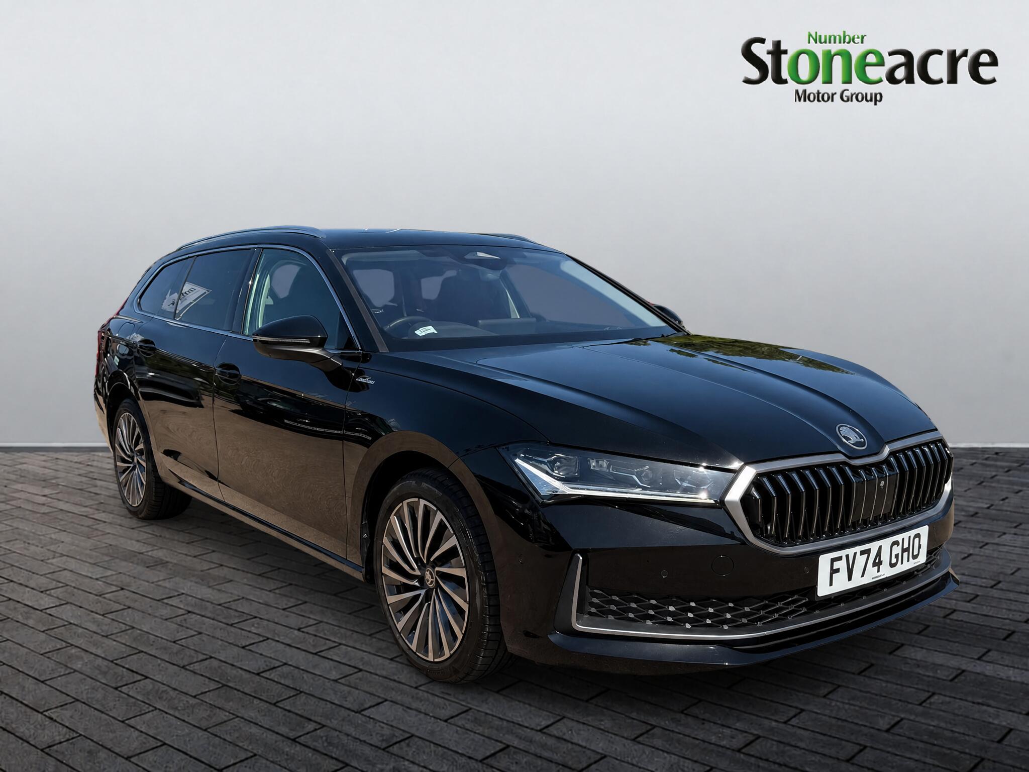 Main listing image - Skoda Superb