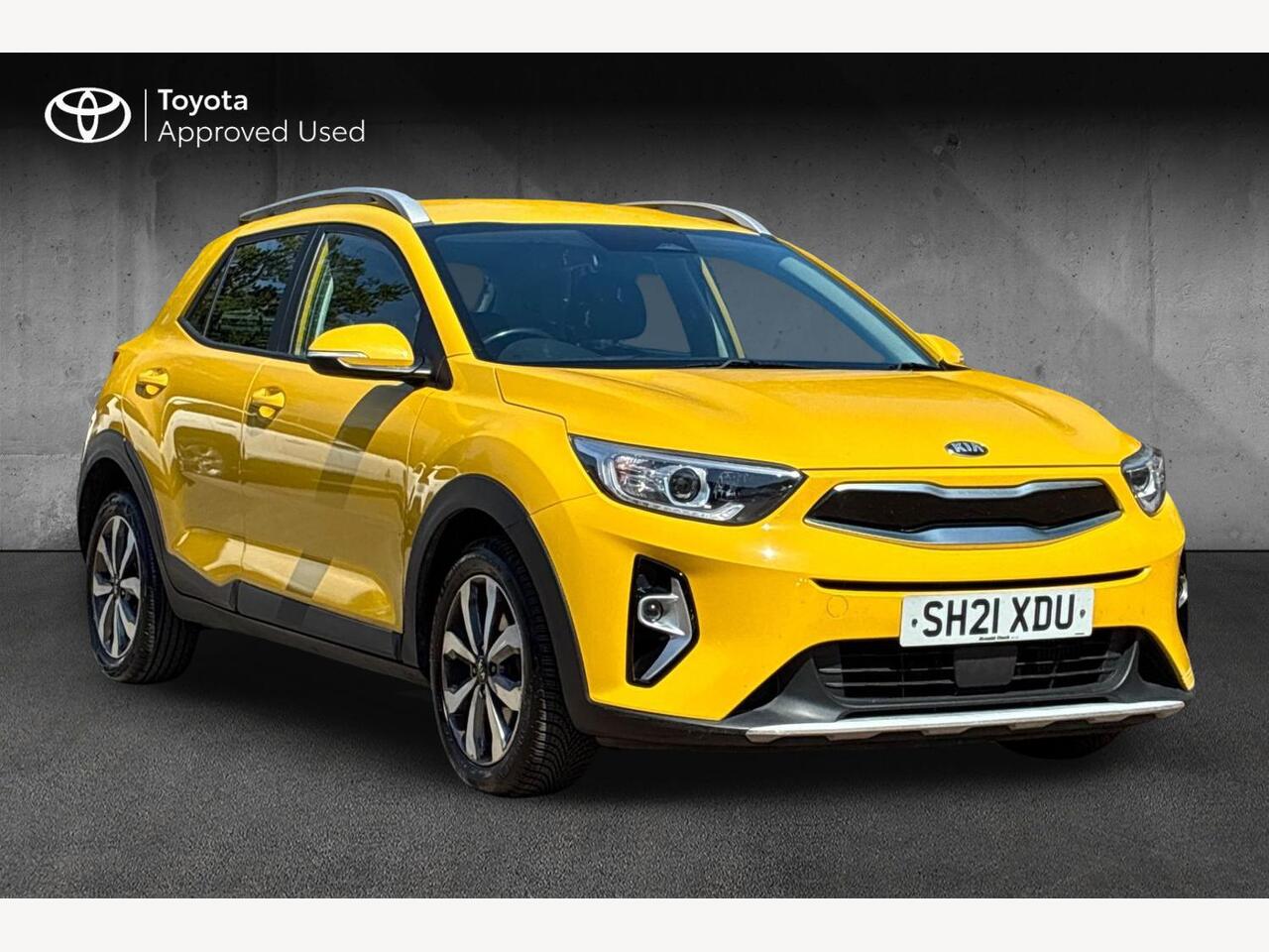 Main listing image - Kia Stonic