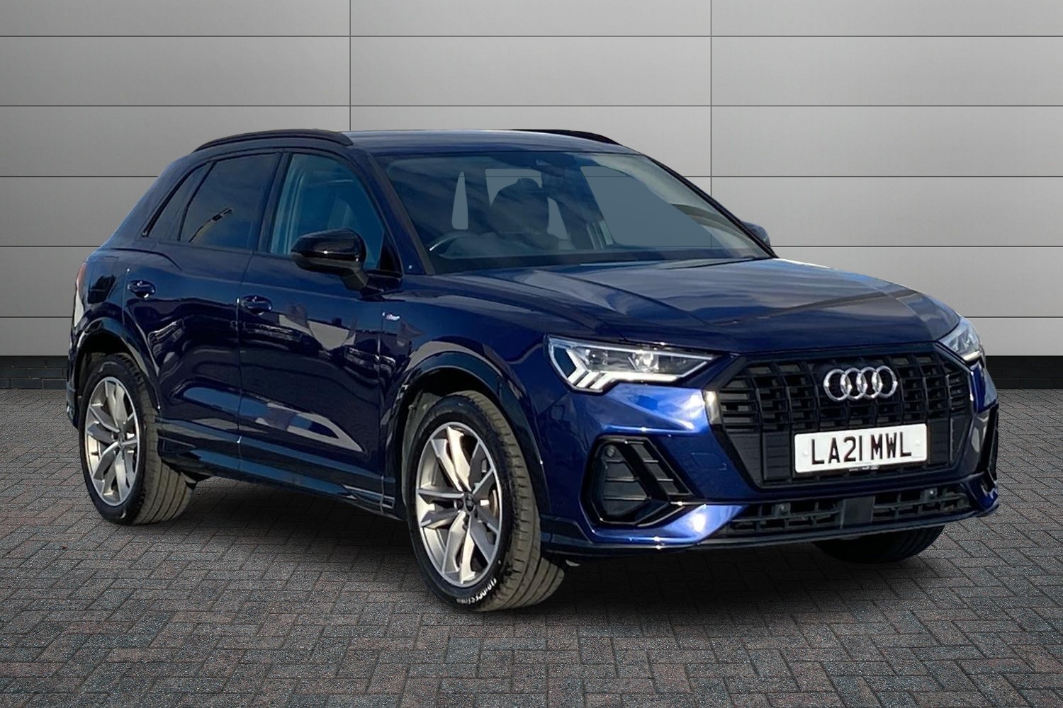 Main listing image - Audi Q3