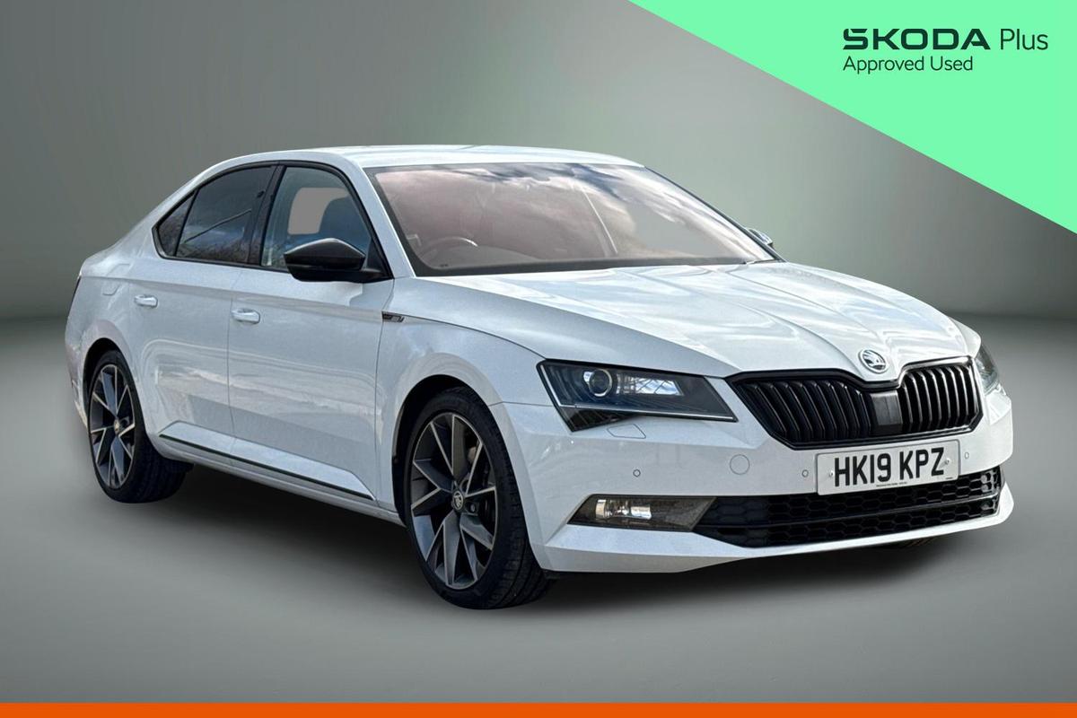 Main listing image - Skoda Superb