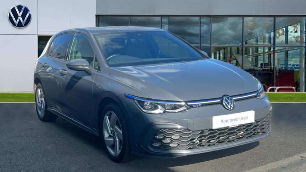 Main listing image - Volkswagen Golf GTE