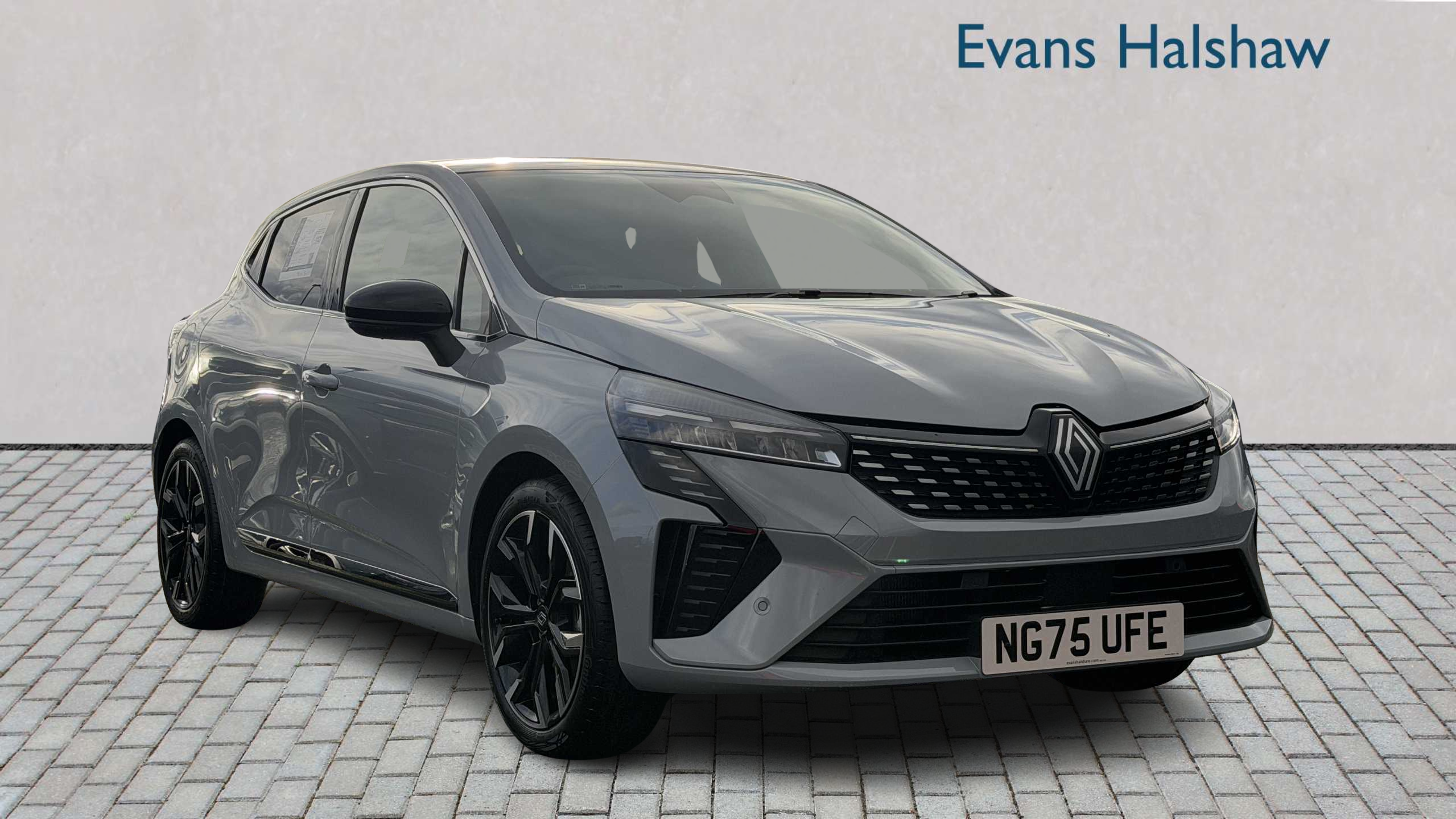 Main listing image - Renault Clio