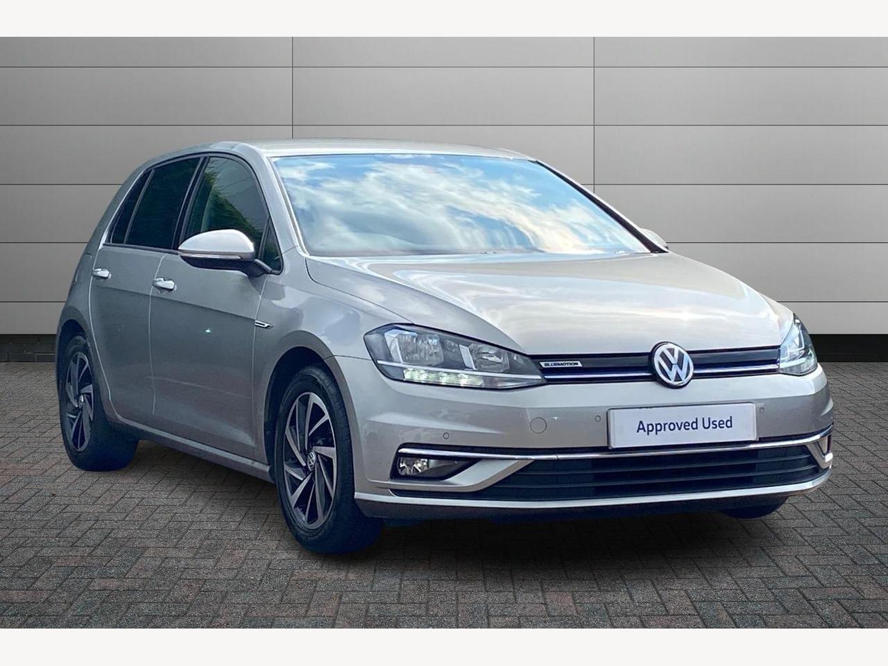 Main listing image - Volkswagen Golf