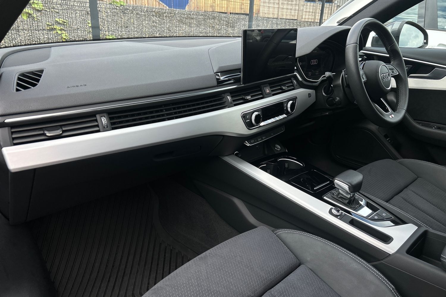 Main listing image - Audi A4