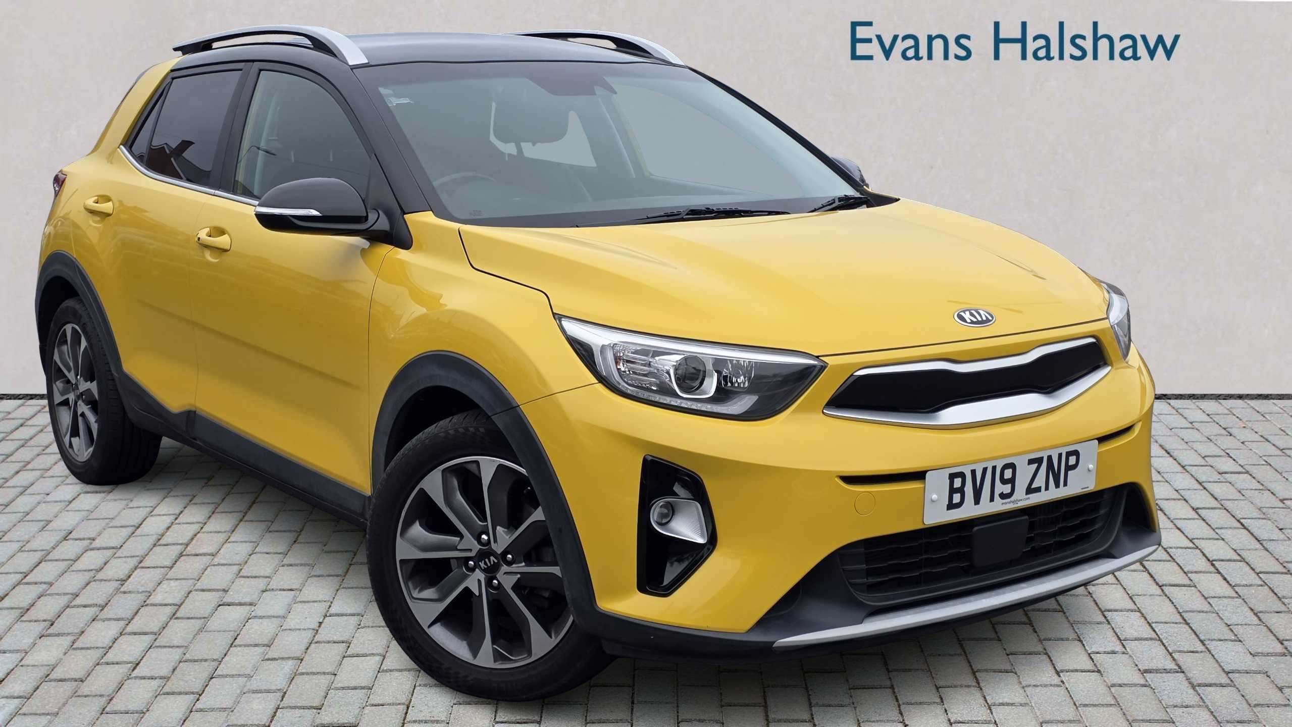 Main listing image - Kia Stonic