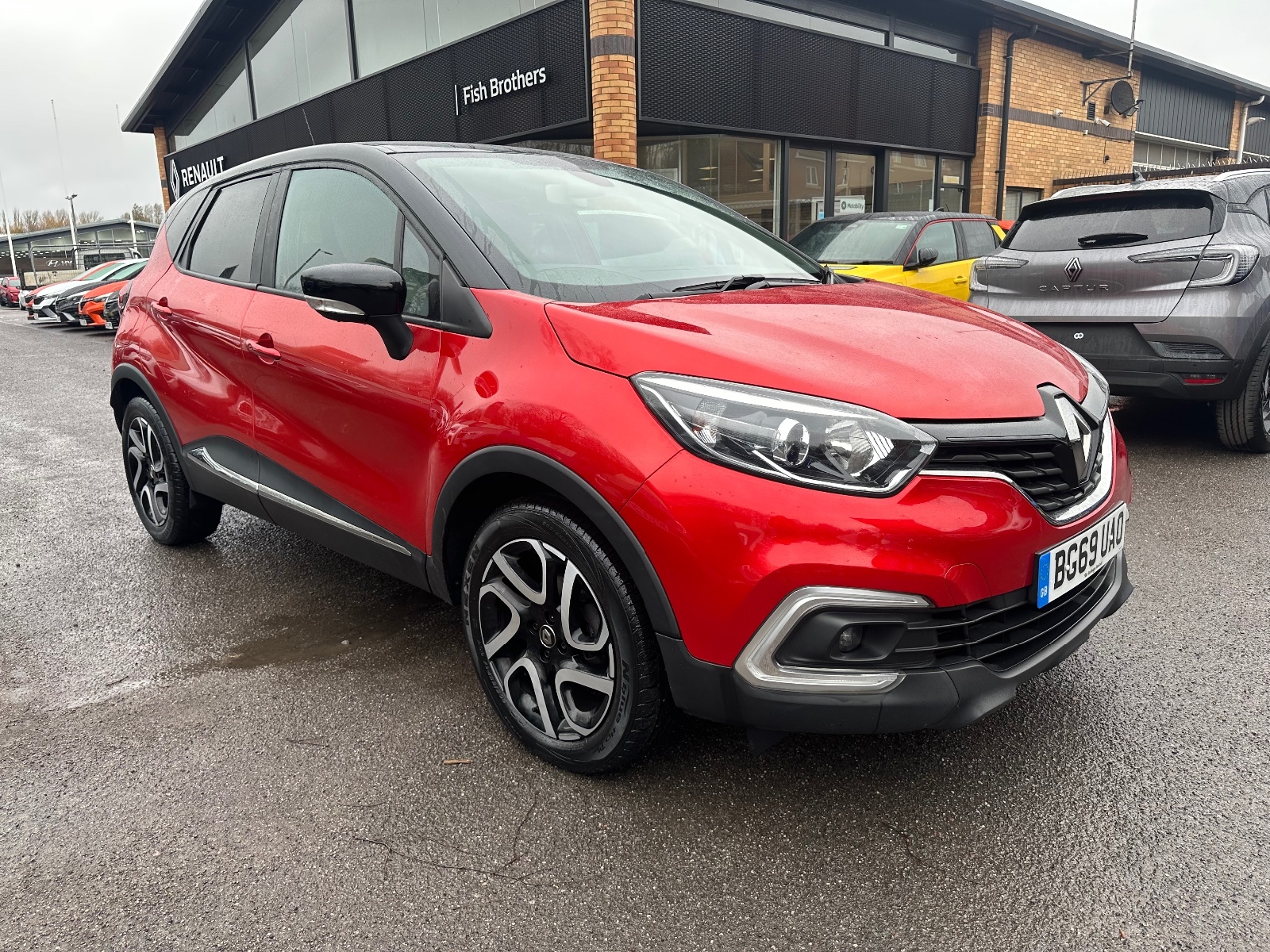 Main listing image - Renault Captur