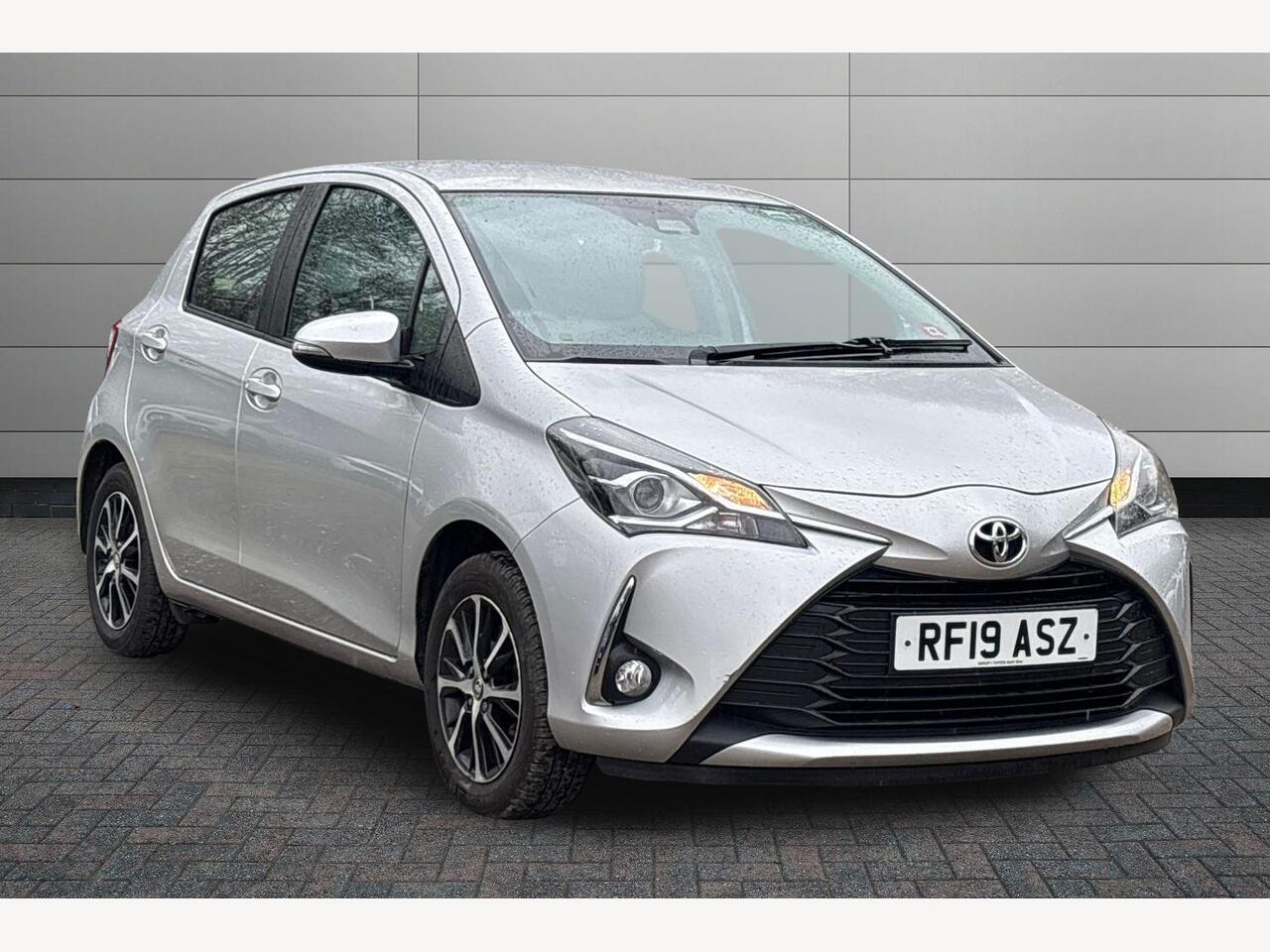 Main listing image - Toyota Yaris
