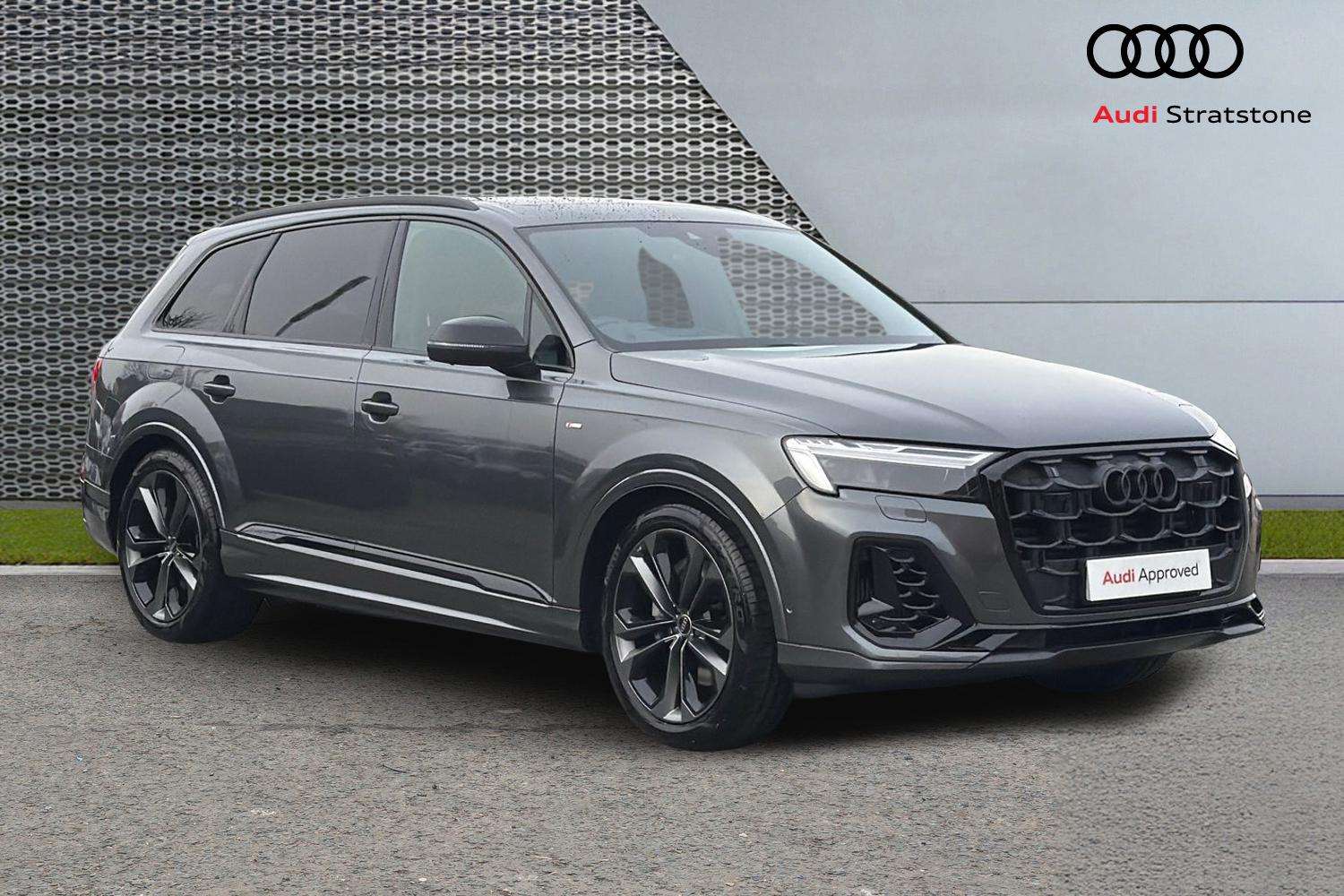 Main listing image - Audi Q7
