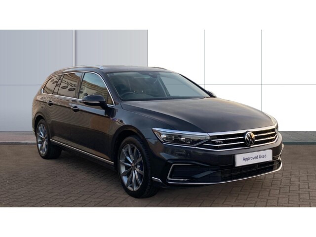 Main listing image - Volkswagen Passat GTE