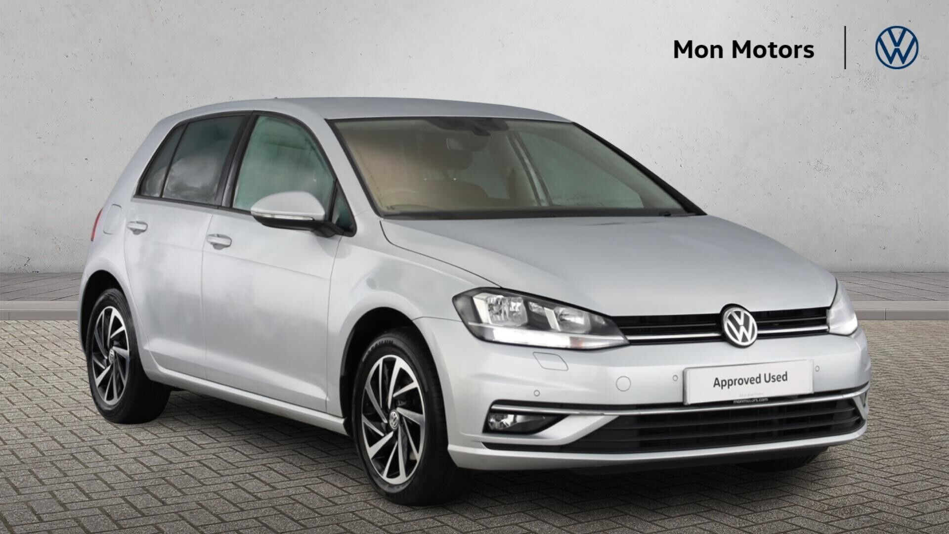 Main listing image - Volkswagen Golf