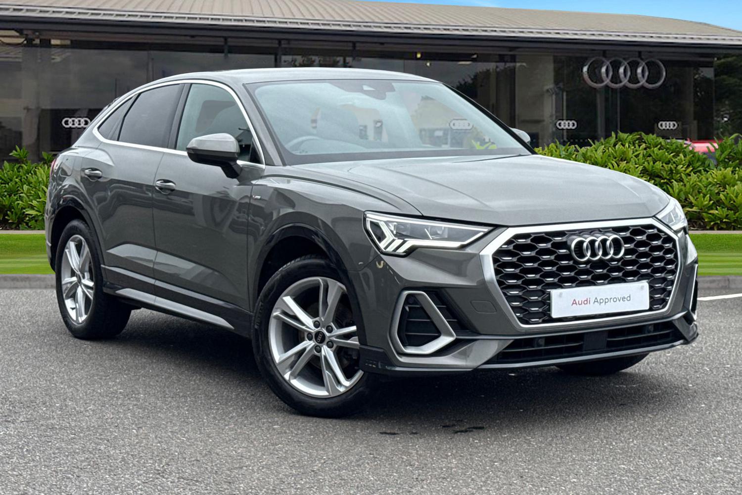 Main listing image - Audi Q3
