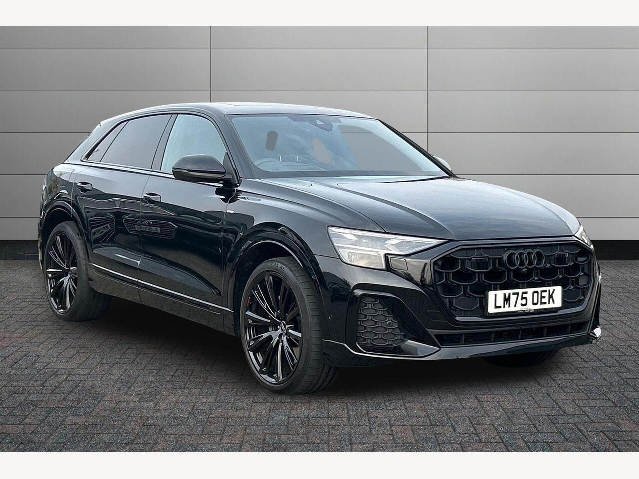 Main listing image - Audi Q8
