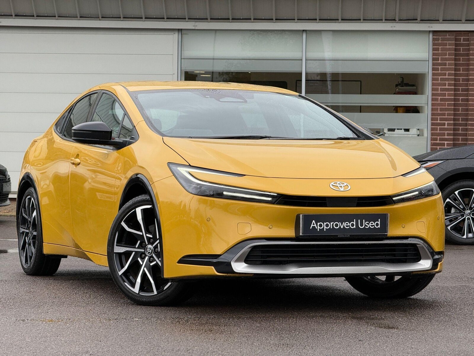 Main listing image - Toyota Prius Plug-In