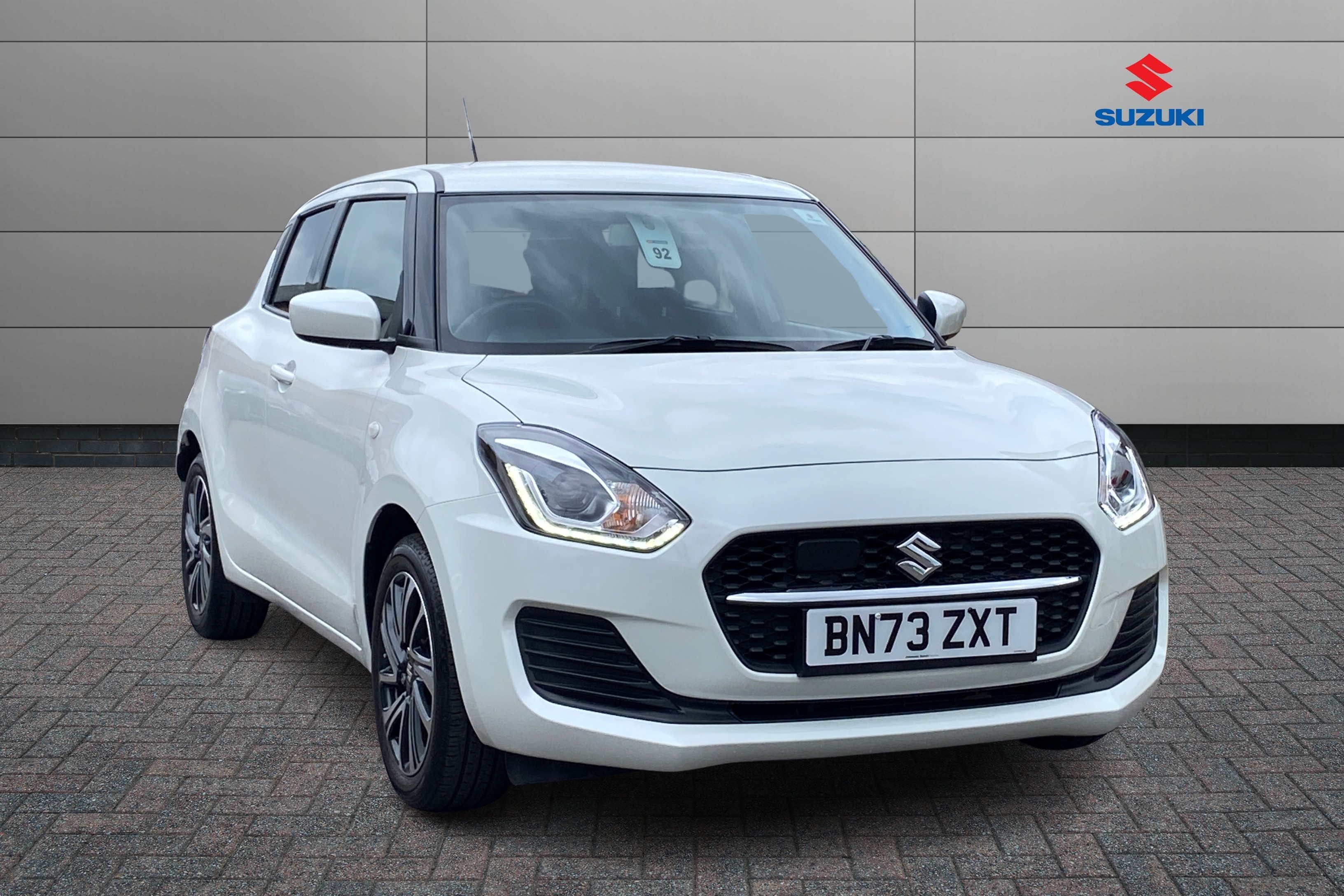 Main listing image - Suzuki Swift