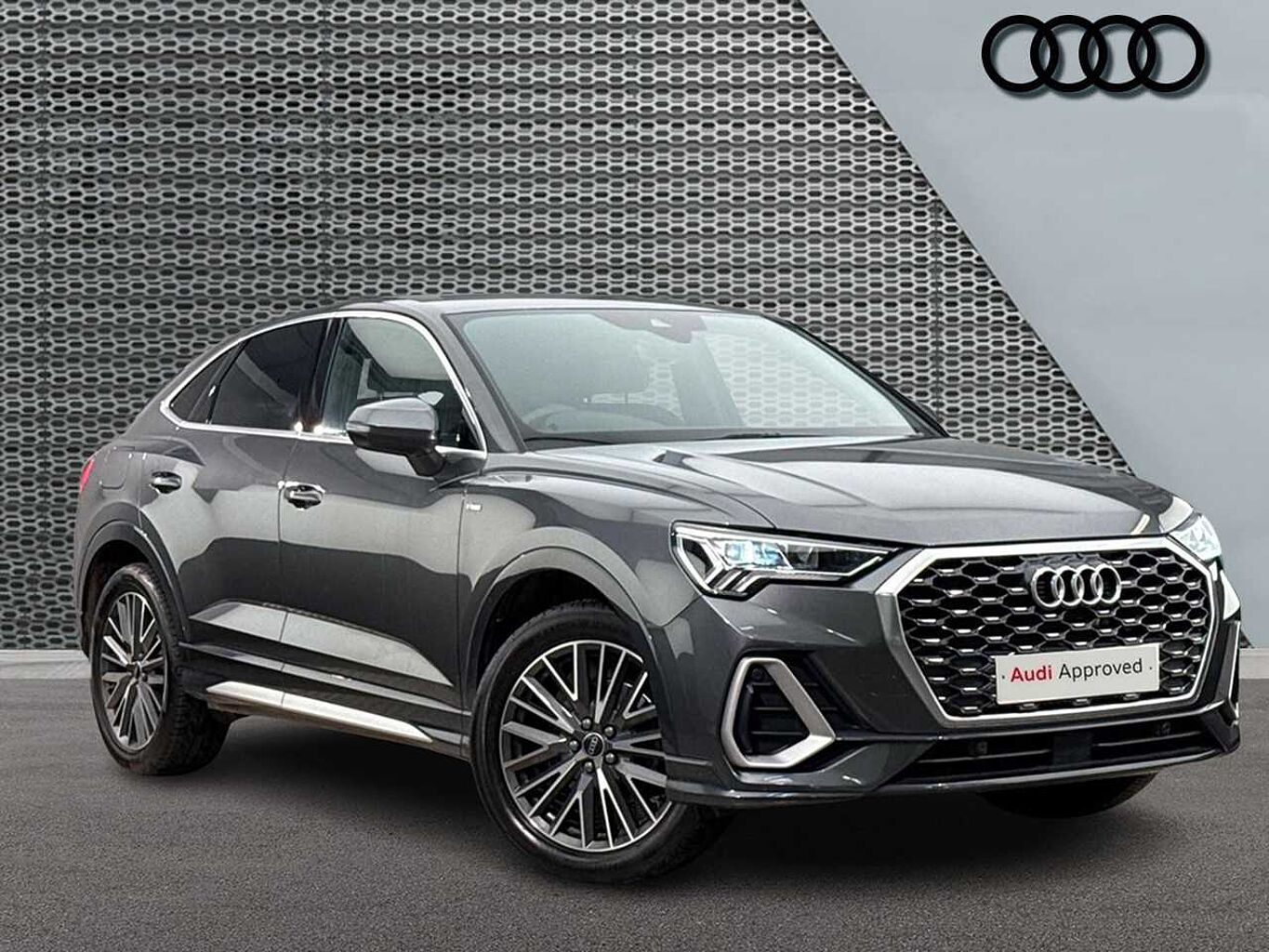 Main listing image - Audi Q3
