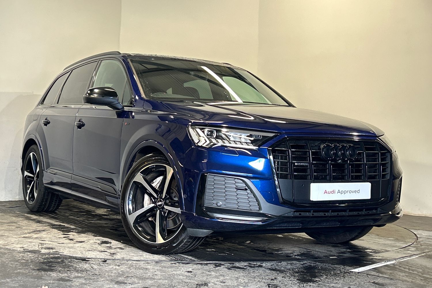 Main listing image - Audi Q7