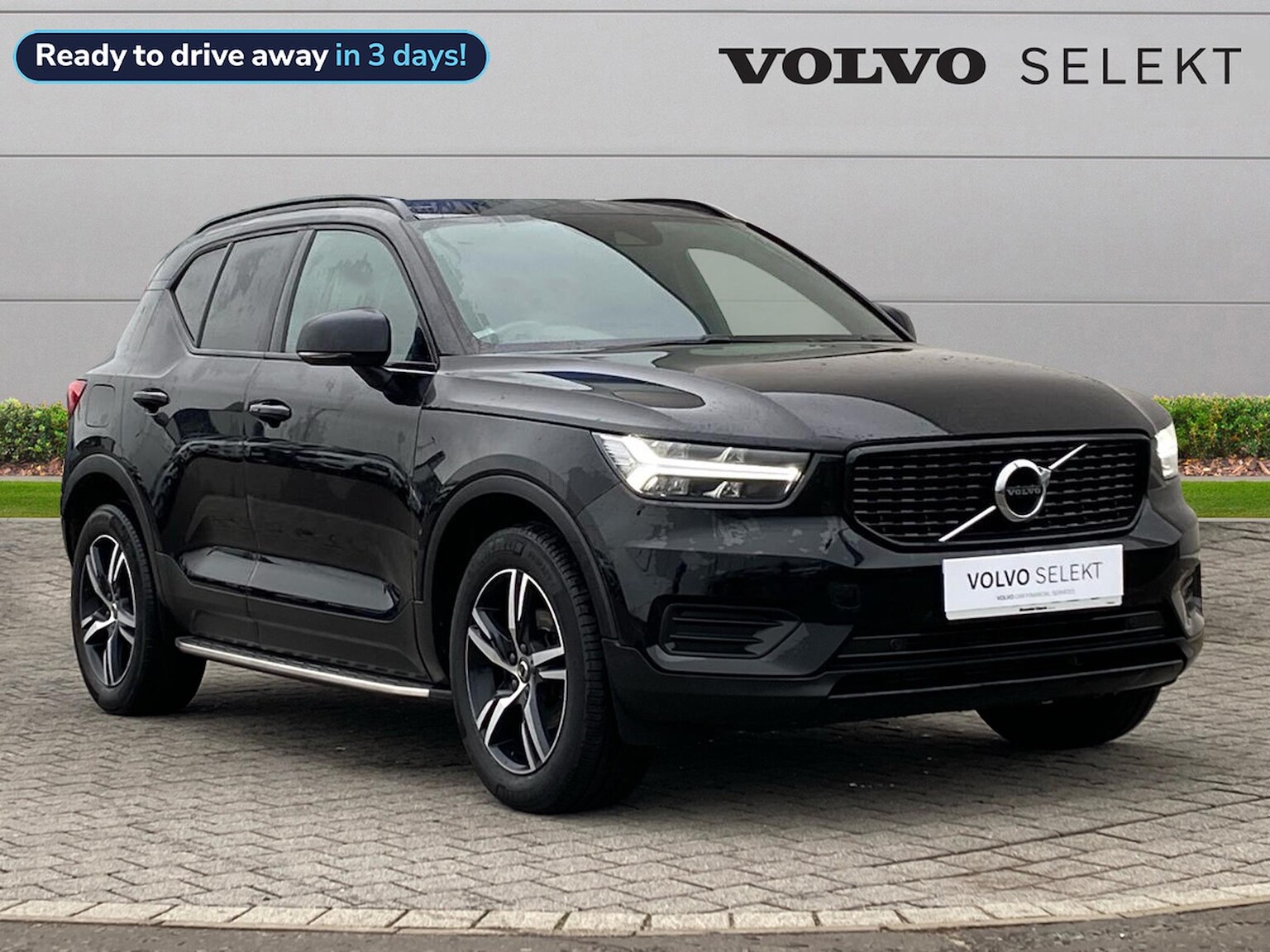 Main listing image - Volvo XC40