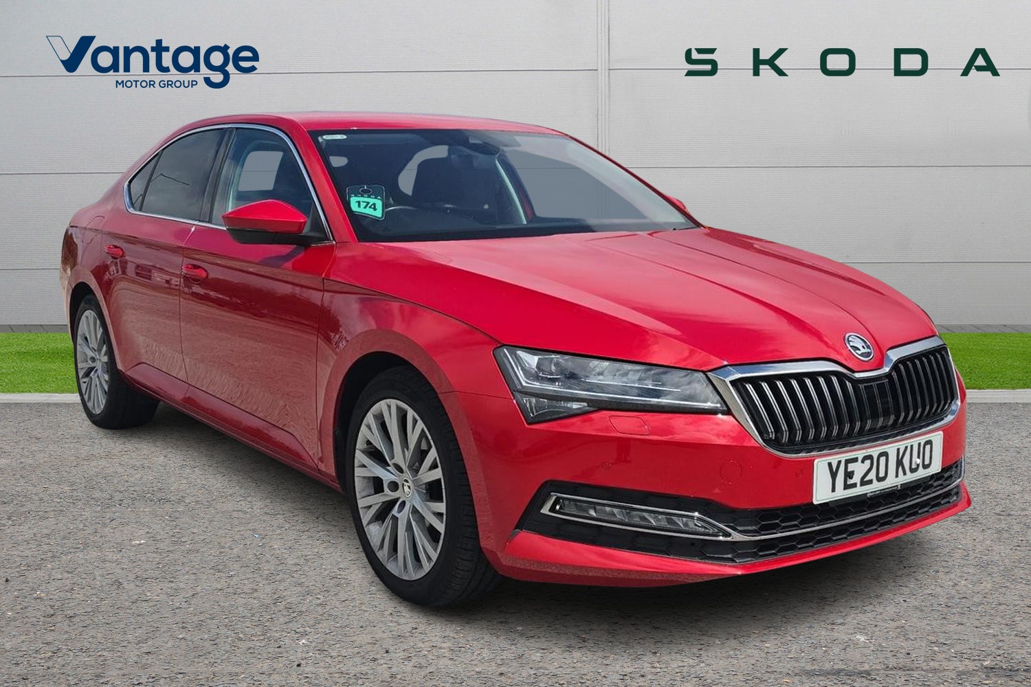Main listing image - Skoda Superb